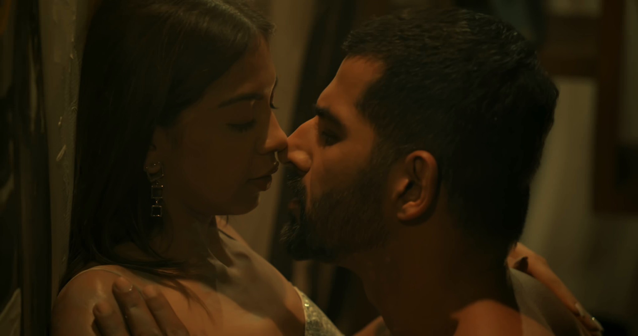 Fᴜʜ ꜱᴇ ꜰᴀɴᴛᴀꜱʏ 2023 S02 Ep16 UNRATED Hindi Hot Web Series